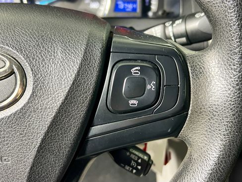 Used 2015 Toyota Camry LE image 19