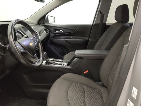 Used 2020 Chevrolet Equinox LT w/ Driver Convenience Package image 17