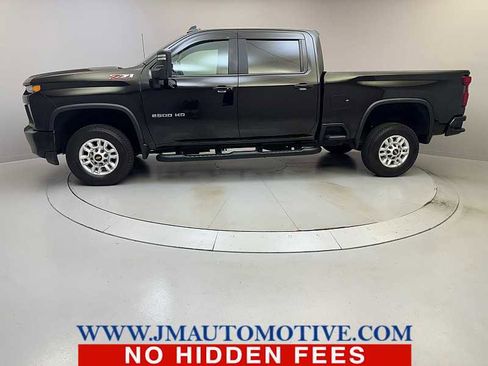Used 2022 Chevrolet Silverado 2500 LT w/ Convenience Package image 2