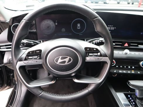 Used 2024 Hyundai Elantra Limited image 36