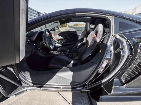 Used 2025 McLaren GTS Base image 30