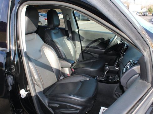 Used 2018 Jeep Compass Limited image 13