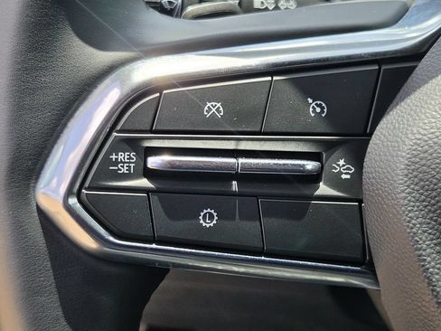 Used 2025 Chevrolet Equinox LT FWD image 23