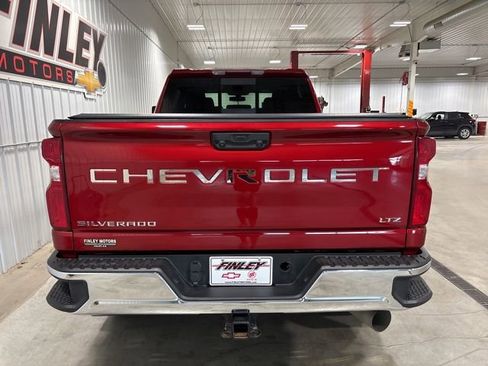 Used 2021 Chevrolet Silverado 2500 LTZ w/ LTZ Convenience Package image 9