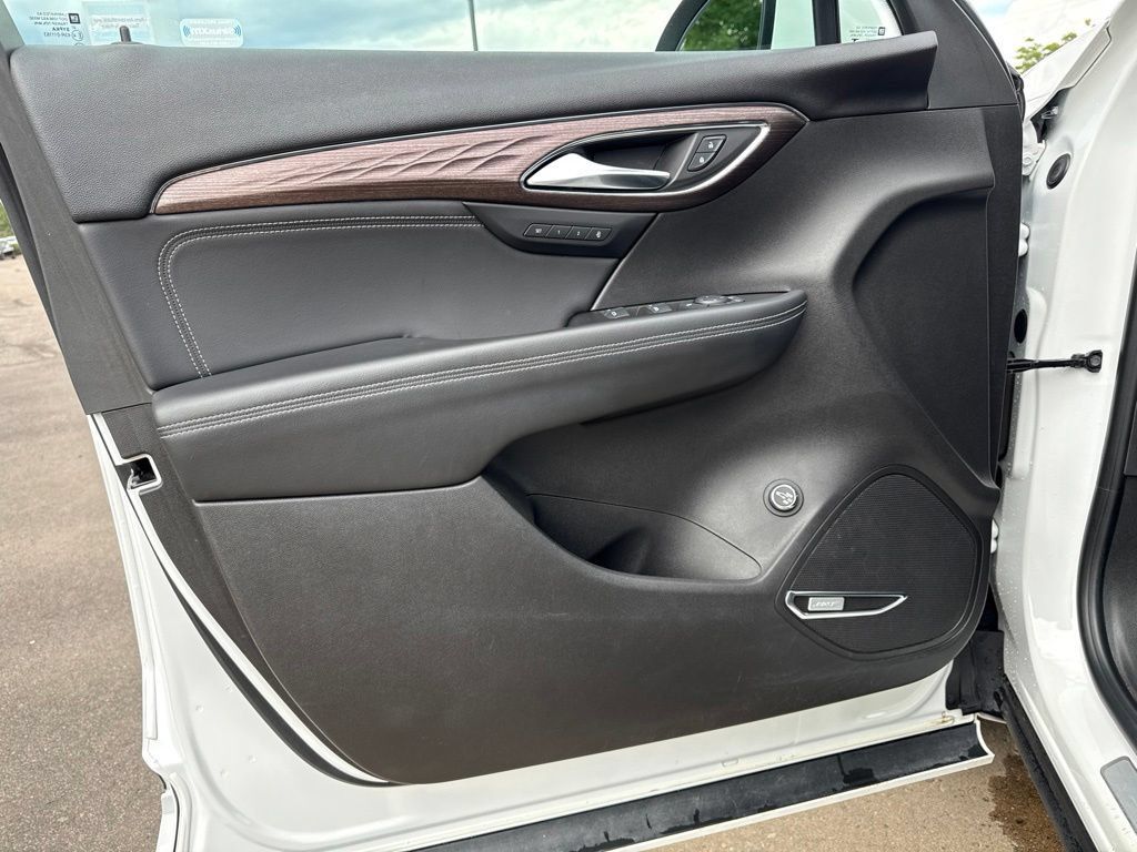 Used 2021 Buick Envision Avenir w/ Technology Package II AWD/4WD image 10
