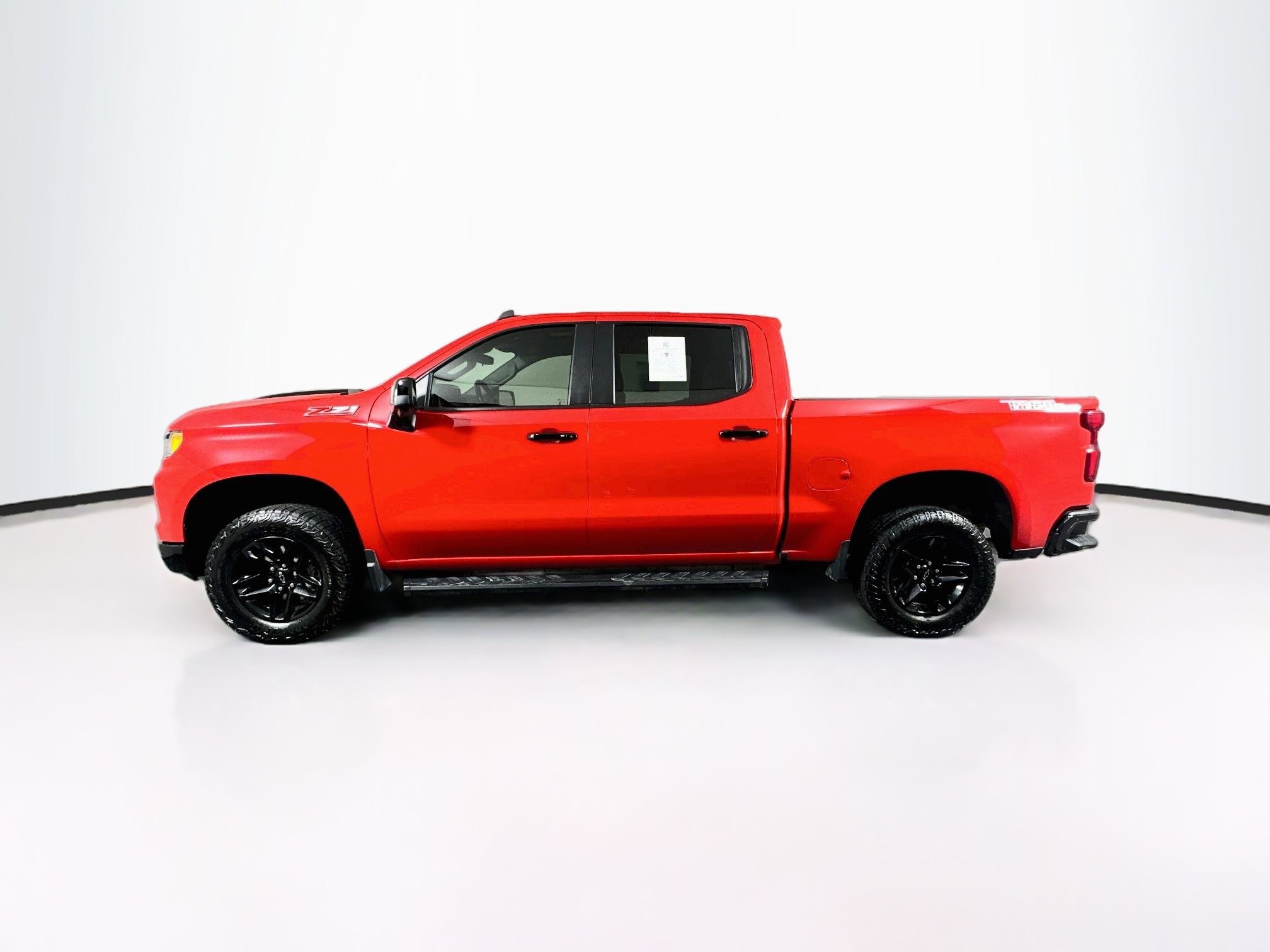 Used 2024 Chevrolet Silverado 1500 LT Trail Boss w/ Convenience Package II AWD/4WD image 4