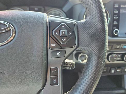 Used 2021 Toyota Tacoma TRD Off-Road w/ TRD Premium Off Road Package AWD/4WD image 25