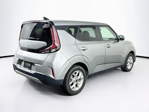 Used 2023 Kia Soul LX w/ LX Technology Package FWD image 9