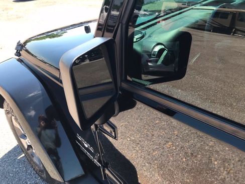 Used 2016 Jeep Wrangler Unlimited Sahara w/ Dual Top Group AWD/4WD image 18