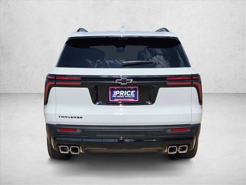 Used 2026 Chevrolet Traverse LT w/ Midnight/Sport Edition FWD image 7