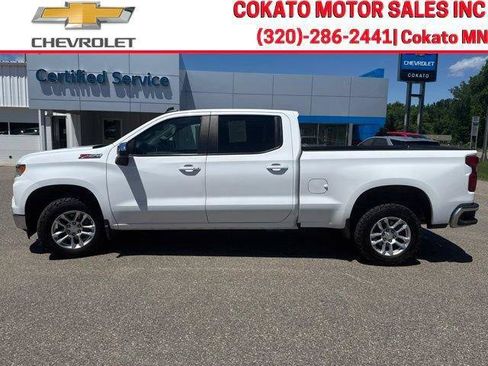 Used 2023 Chevrolet Silverado 1500 LT w/ Z71 Off-Road Package AWD/4WD image 4