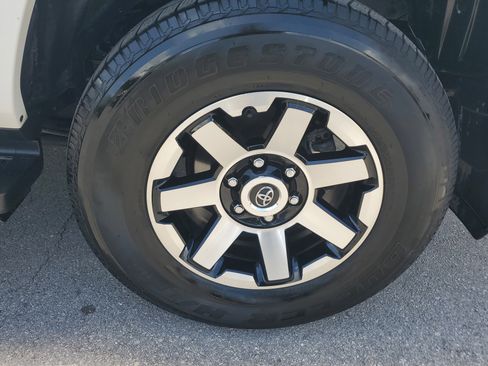 Used 2023 Toyota 4Runner TRD Off-Road Premium image 28