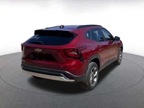 Used 2025 Chevrolet Trax LT FWD image 14