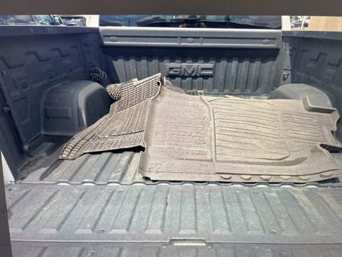 Used 2024 GMC Sierra 1500 SLE image 11