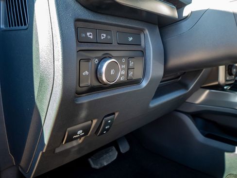 Used 2024 Ford F250 Lariat w/ Sport Appearance Package image 17