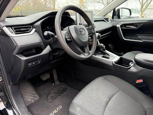 Used 2024 Toyota RAV4 XLE image 9