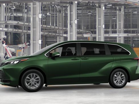 New 2026 Toyota Sienna LE AWD/4WD image 3