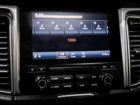 Used 2018 Porsche Macan Turbo w/ Premium Package Plus image 26