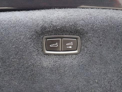 Used 2020 Porsche Taycan 4S image 17