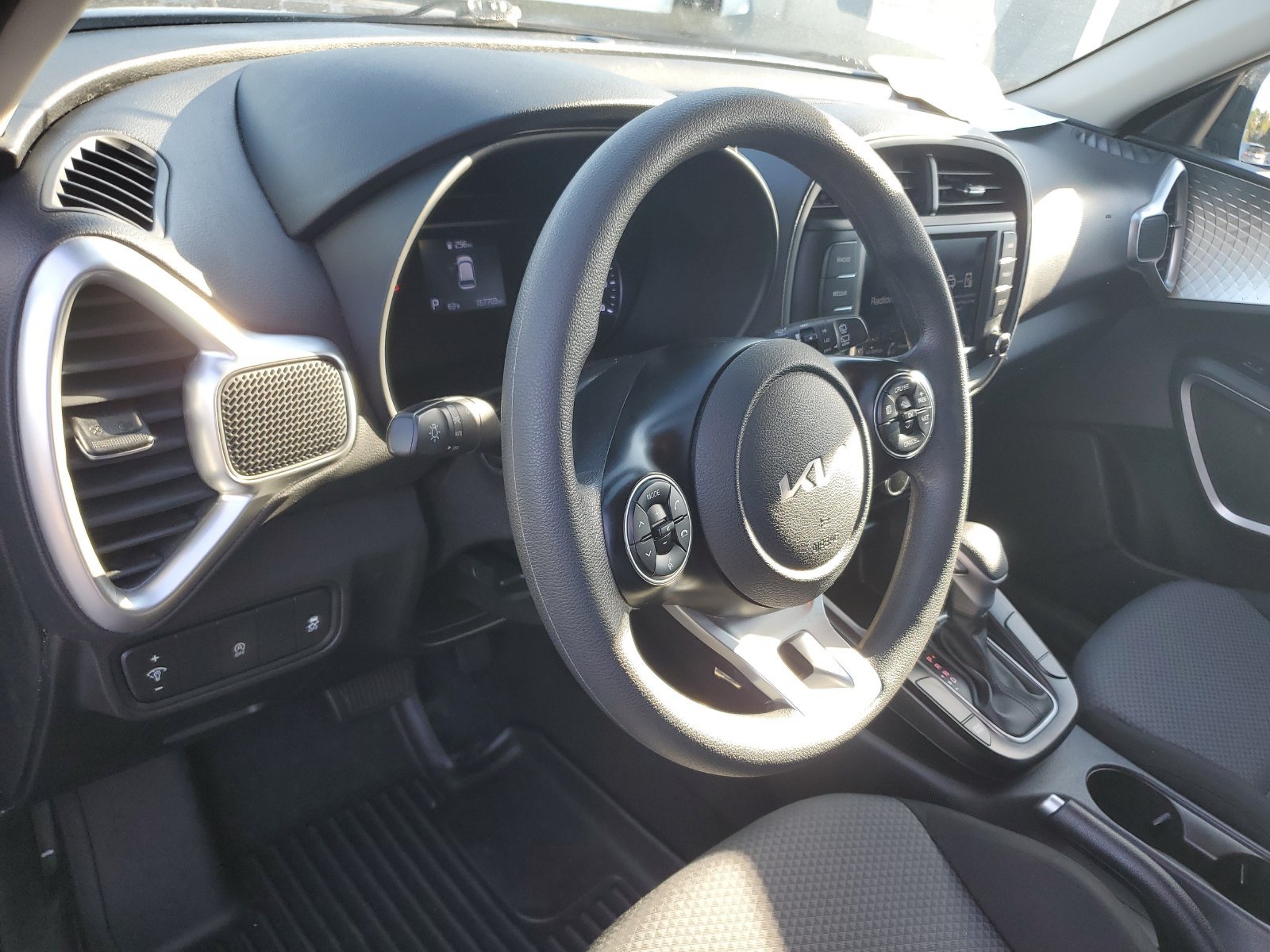 Used 2022 Kia Soul LX FWD image 18