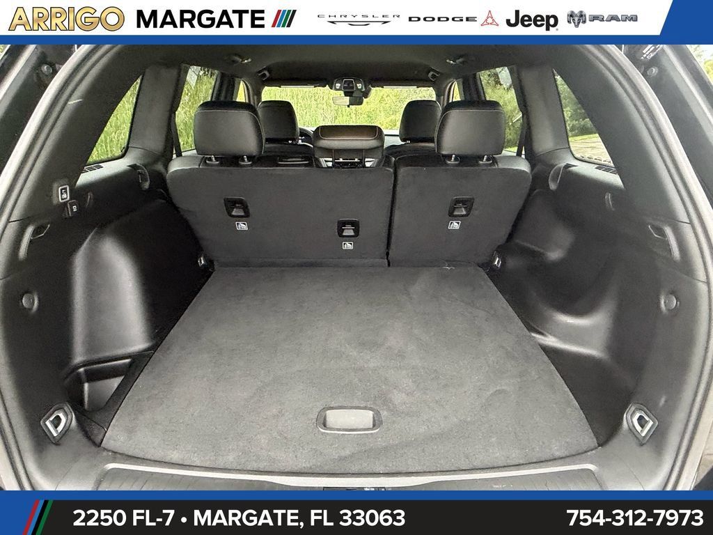 Used 2025 Jeep Grand Cherokee Limited RWD image 15