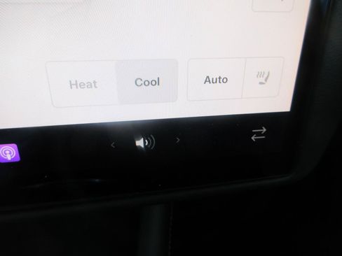 Used 2022 Tesla Model X AWD/4WD image 25