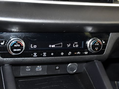 Used 2025 Mitsubishi Outlander SE AWD/4WD image 29