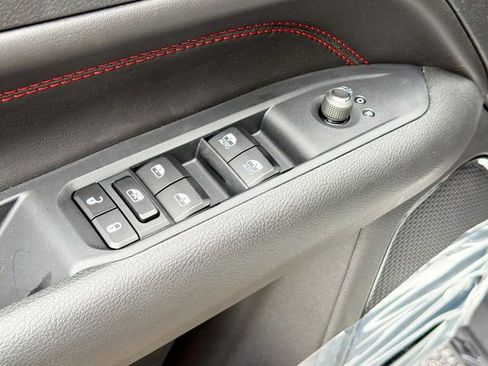 New 2026 Jeep Compass Trailhawk w/ Sun, Sound & Navigation Group AWD/4WD image 19