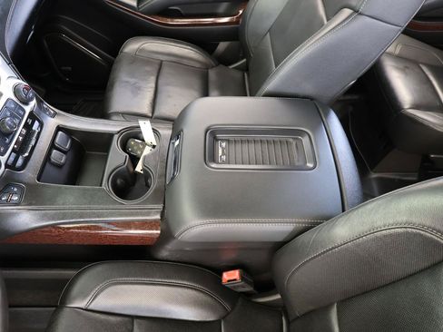 Used 2016 GMC Yukon XL SLT w/ Premium Edition RWD image 46