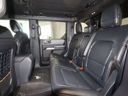 Used 2022 Ford Bronco Badlands w/ Sasquatch Package AWD/4WD image 24