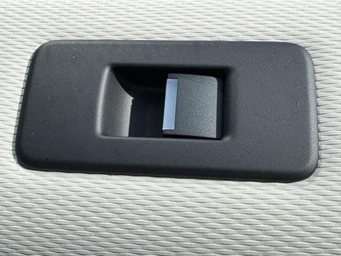 Used 2025 Land Rover Discovery Dynamic SE AWD/4WD image 23