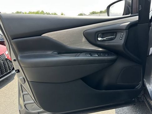 Used 2018 Nissan Murano SL w/ Midnight Edition Package FWD image 10