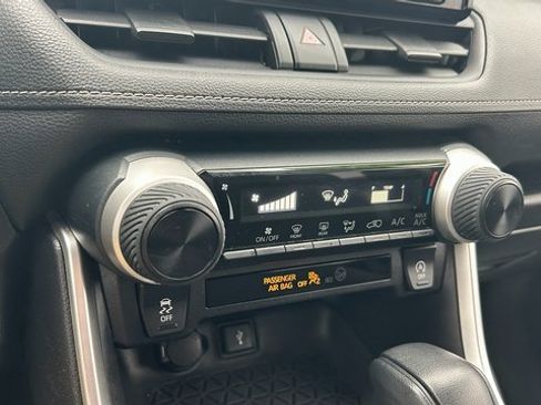 Used 2020 Toyota RAV4 LE image 25