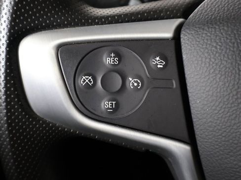 Used 2024 GMC Terrain SLE image 31