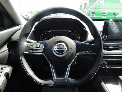 Used 2020 Nissan Altima 2.5 S FWD image 14