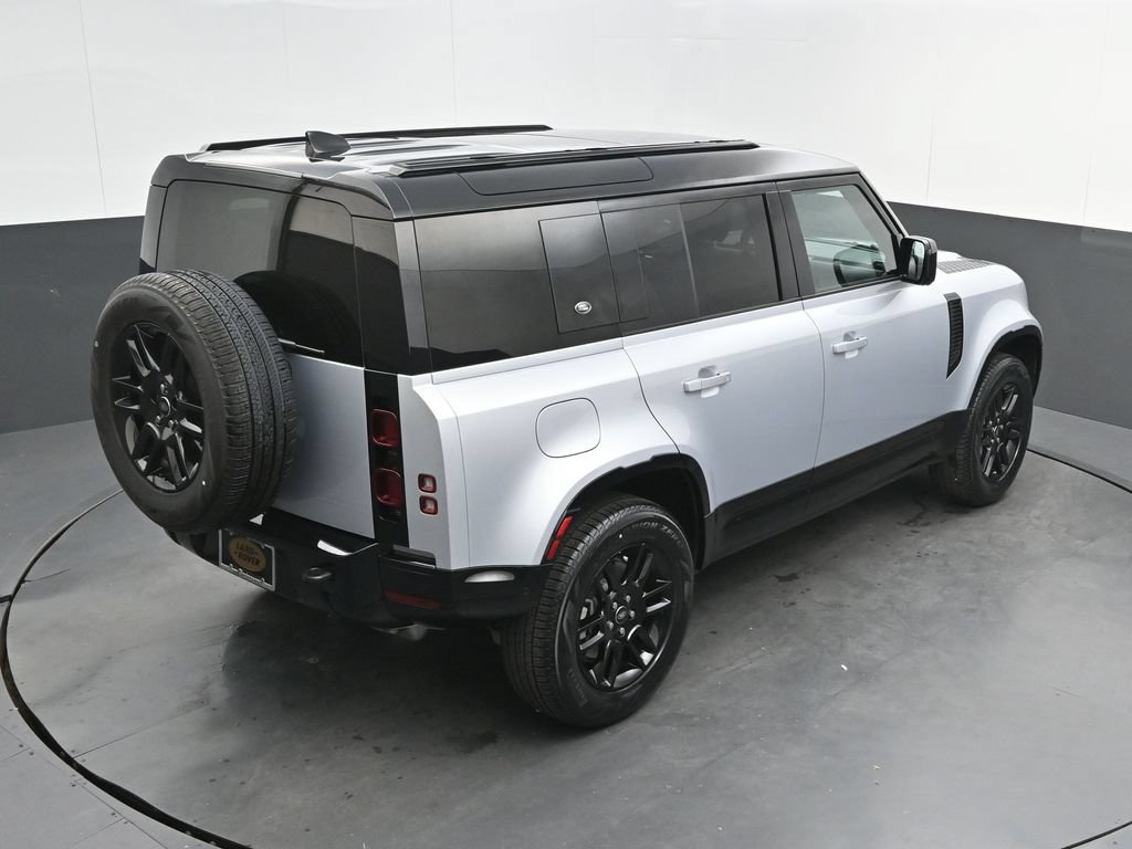 Used 2024 Land Rover Defender 110 X-Dynamic SE AWD/4WD image 35