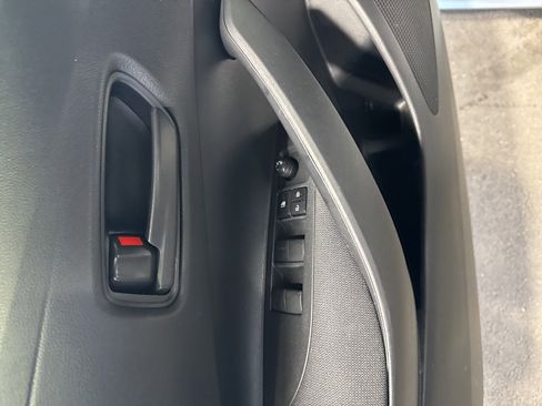 Used 2022 Toyota Corolla L image 27