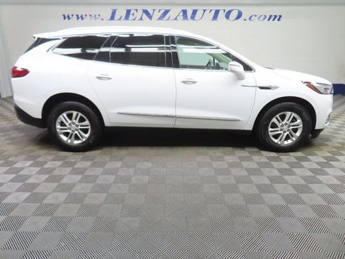 Used 2019 Buick Enclave Essence image 2