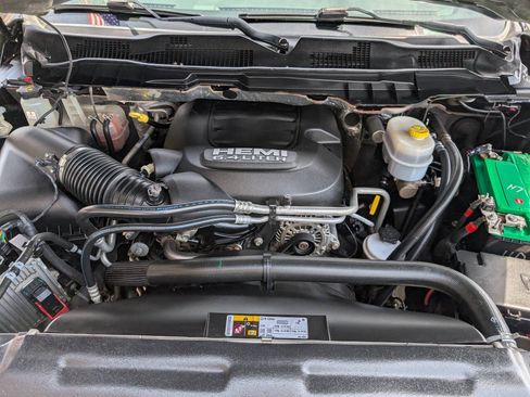 Used 2015 RAM 2500 SLT w/ Luxury Group AWD/4WD image 9
