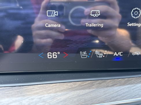 New 2026 Chevrolet Suburban High Country AWD/4WD image 28
