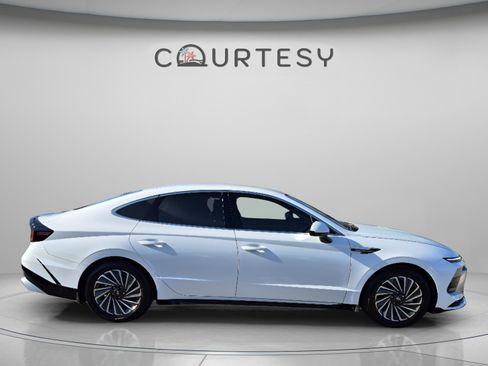 Used 2025 Hyundai Sonata SEL FWD image 6