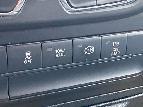 Used 2018 RAM 2500 SLT image 28