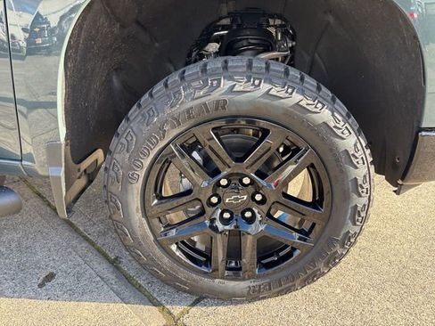 New 2026 Chevrolet Silverado 1500 Custom Trail Boss w/ LPO, Dark Essentials Package image 14