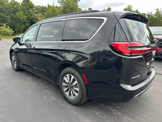 Used 2023 Chrysler Pacifica Touring-L FWD image 6