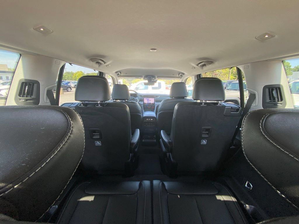 Used 2023 Jeep Grand Cherokee L Limited w/ Luxury Tech Group II AWD/4WD image 9