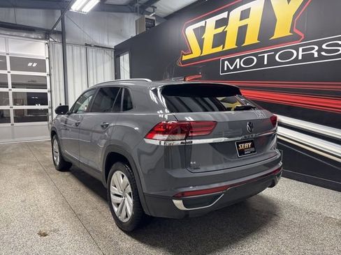 Used 2020 Volkswagen Atlas Cross Sport SE image 18