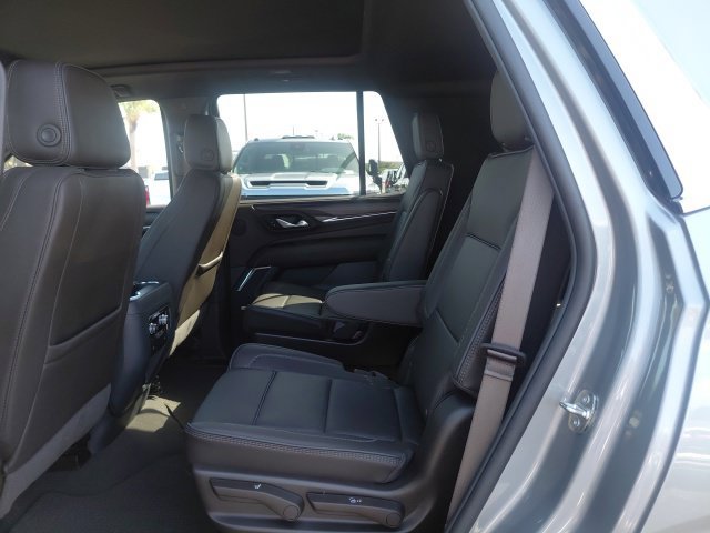 Used 2024 GMC Yukon Denali AWD/4WD image 23