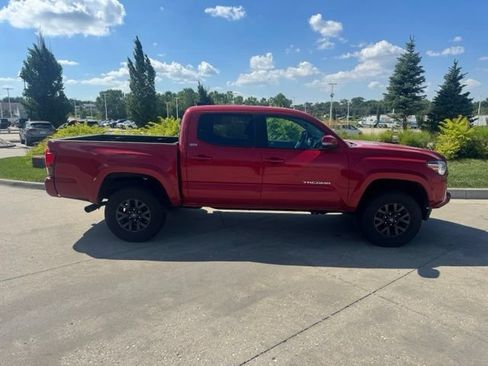 Used 2023 Toyota Tacoma SR5 AWD/4WD image 2