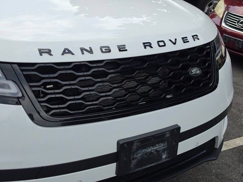 Used 2019 Land Rover Range Rover Velar S AWD/4WD image 11