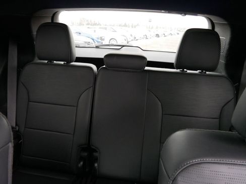 Used 2025 Buick Enclave Sport Touring AWD/4WD image 16
